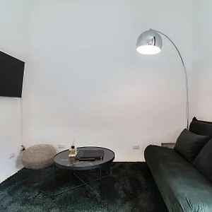 Apartment Giuliny Lovely Flat - The House Of Travelers, Como